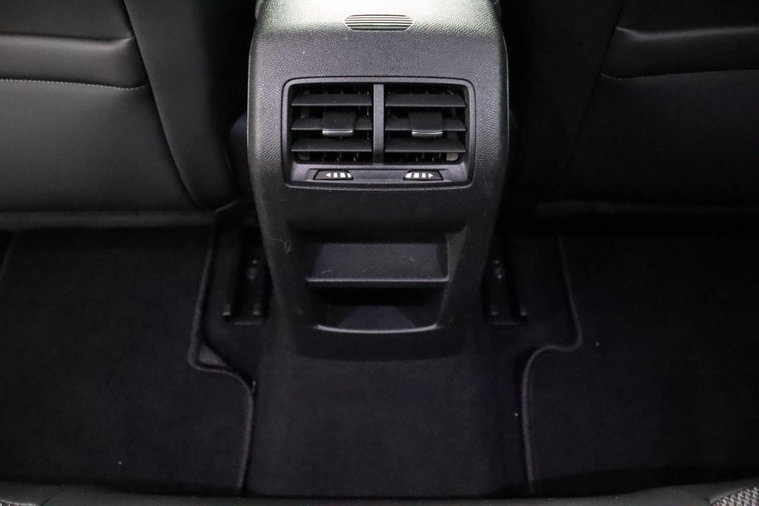 Vehicle Image 48