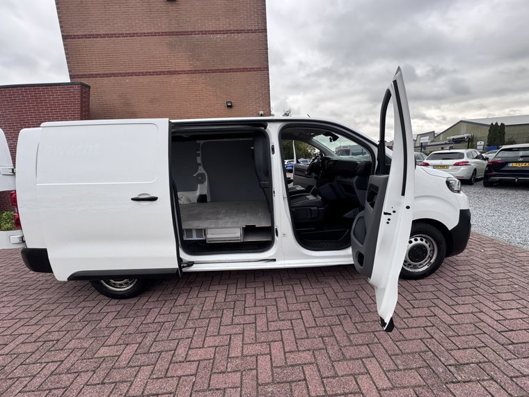 Vehicle Image 26