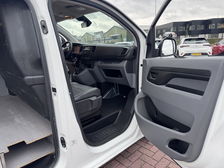 Vehicle Image 28