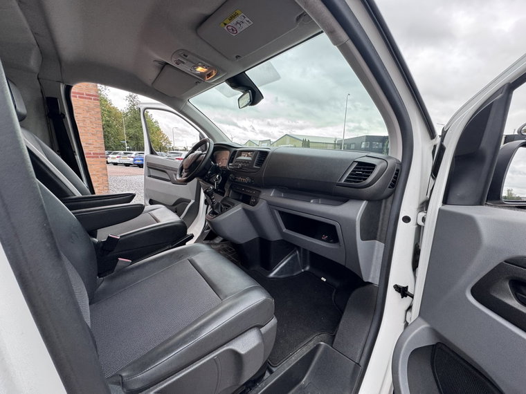 Vehicle Image 30