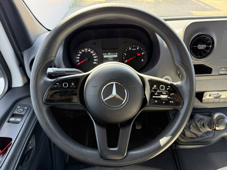 Vehicle Image 26