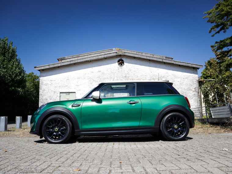 Vehicle Image 40