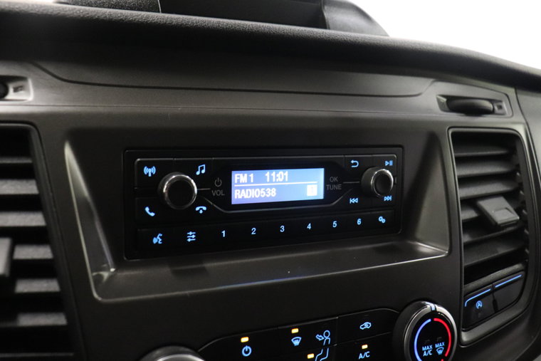 Vehicle Image 16