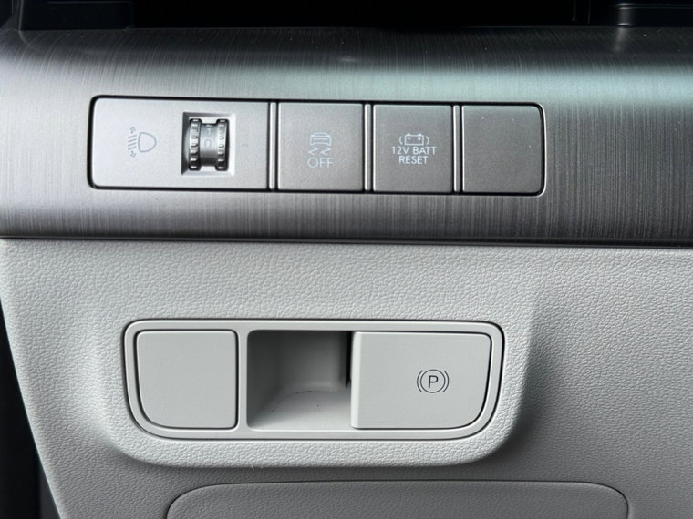 Vehicle Image 26