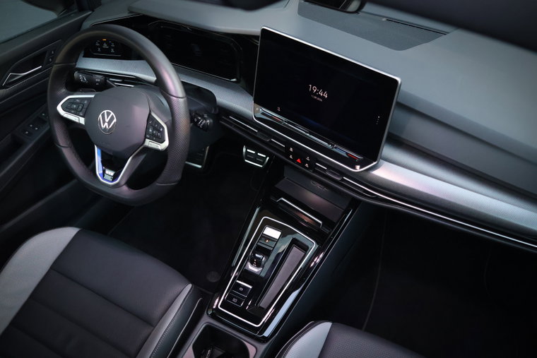 Vehicle Image 12