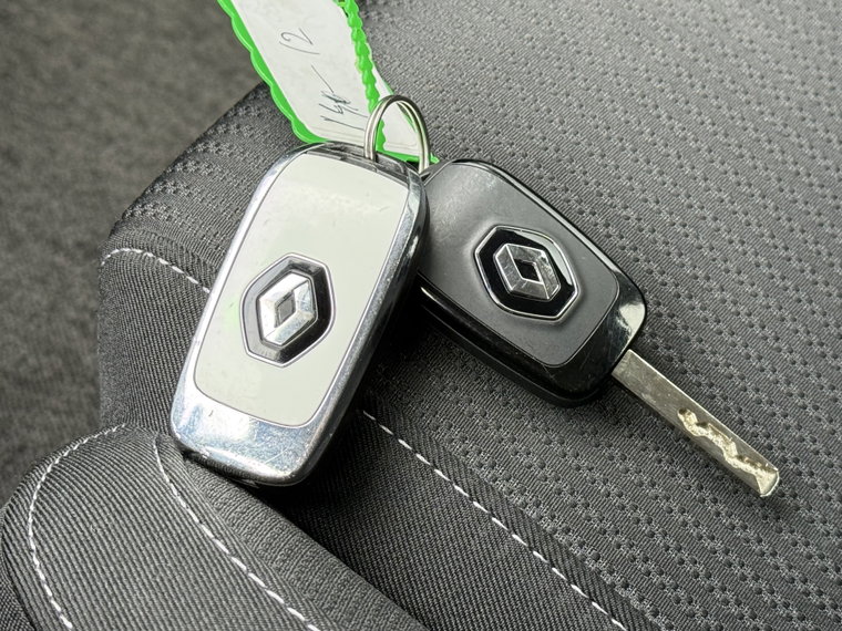 Vehicle Image 32