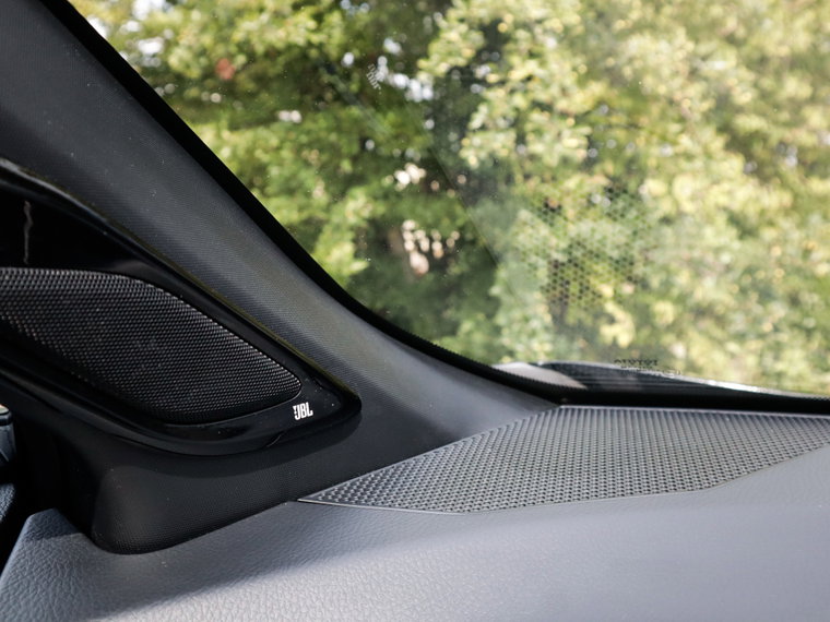 Vehicle Image 23