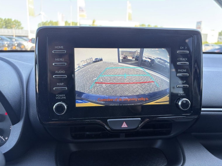 Vehicle Image 16