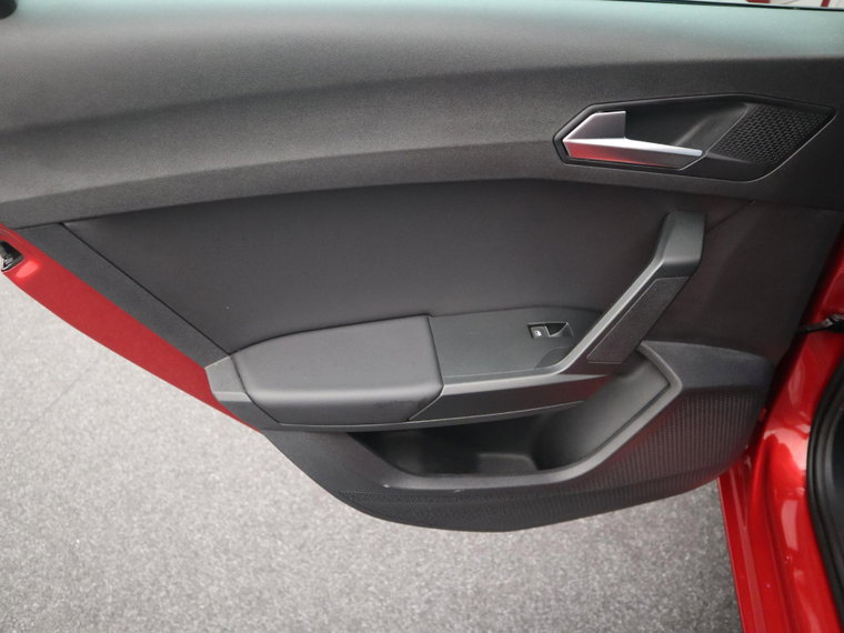 Vehicle Image 32