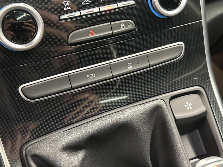 Vehicle Image 40