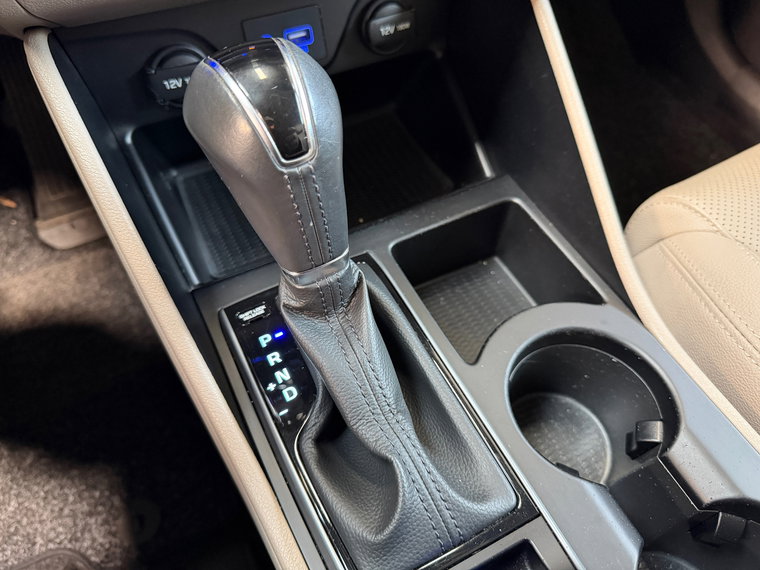 Vehicle Image 25