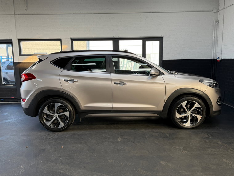 Vehicle Image 32