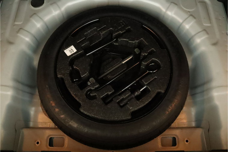Vehicle Image 38