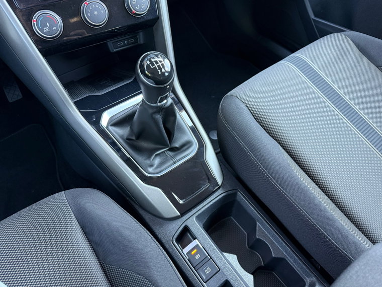 Vehicle Image 38