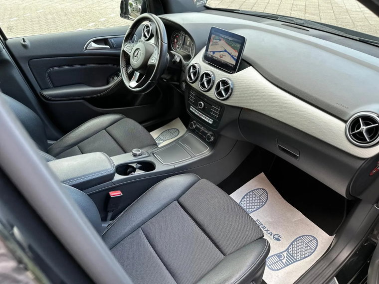 Vehicle Image 26