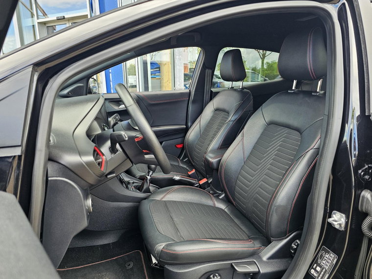 Vehicle Image 25