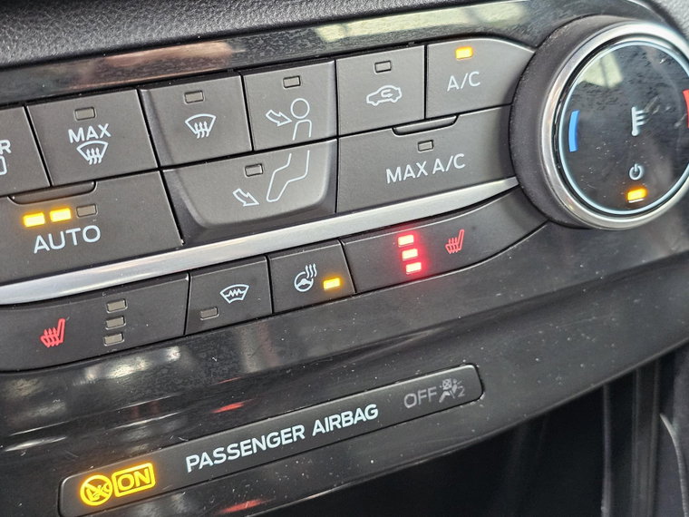 Vehicle Image 27