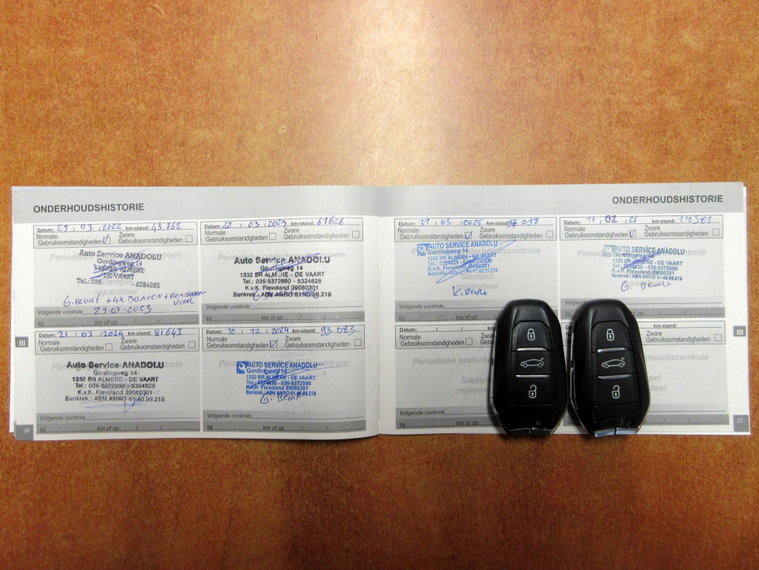 Vehicle Image 16