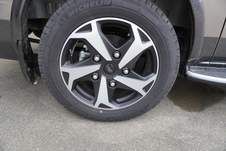 Vehicle Image 12
