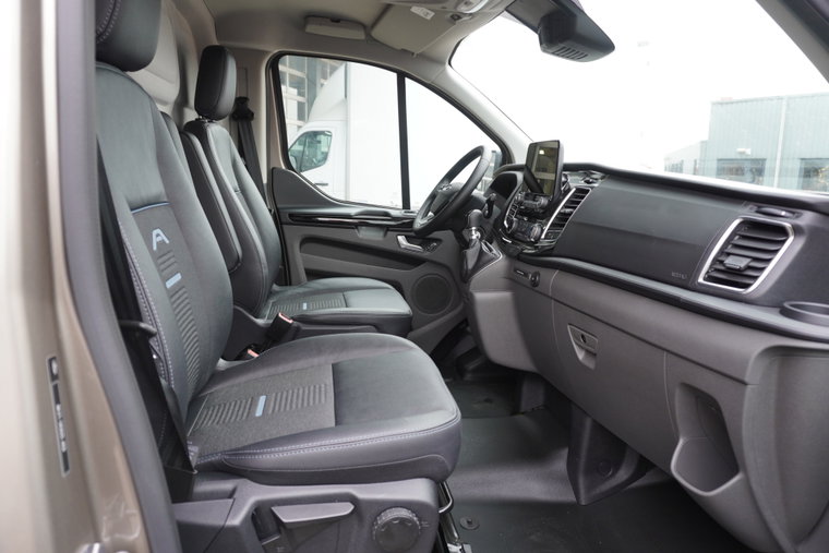 Vehicle Image 14