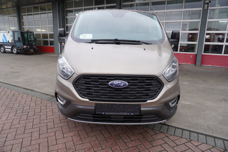 Vehicle Image 10