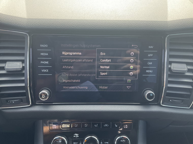 Vehicle Image 19