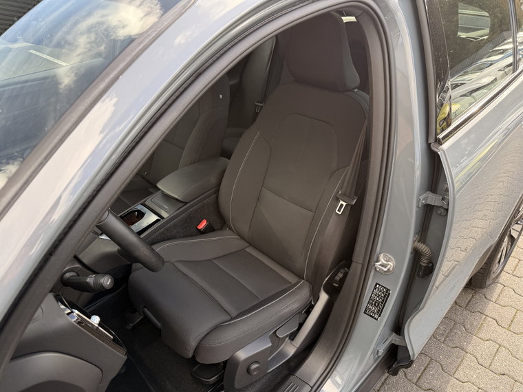Vehicle Image 39