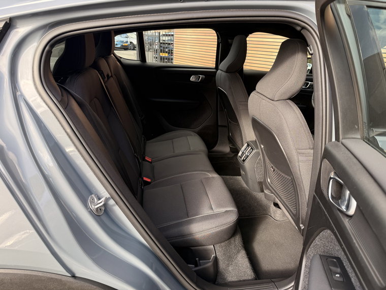 Vehicle Image 46