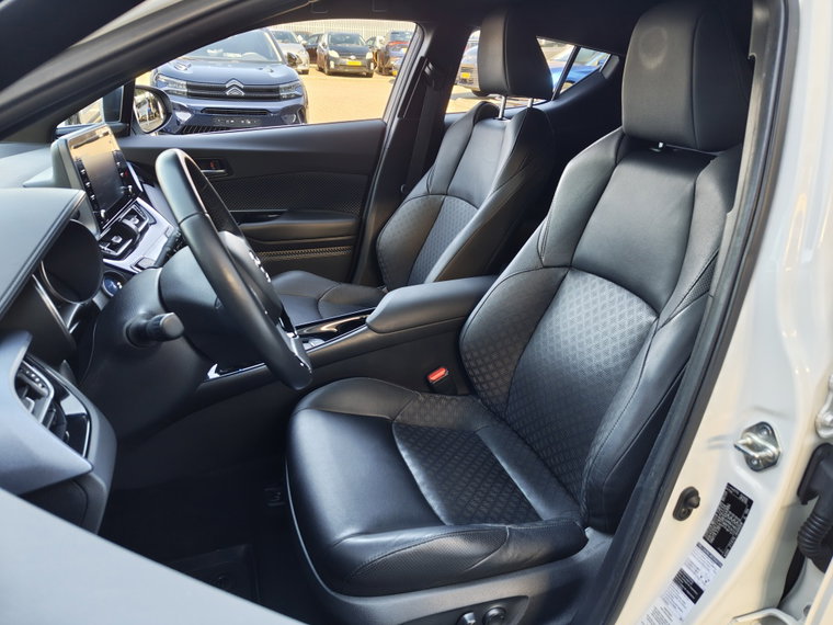 Vehicle Image 30