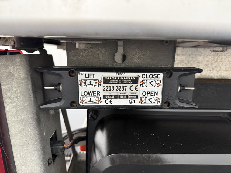 Vehicle Image 22