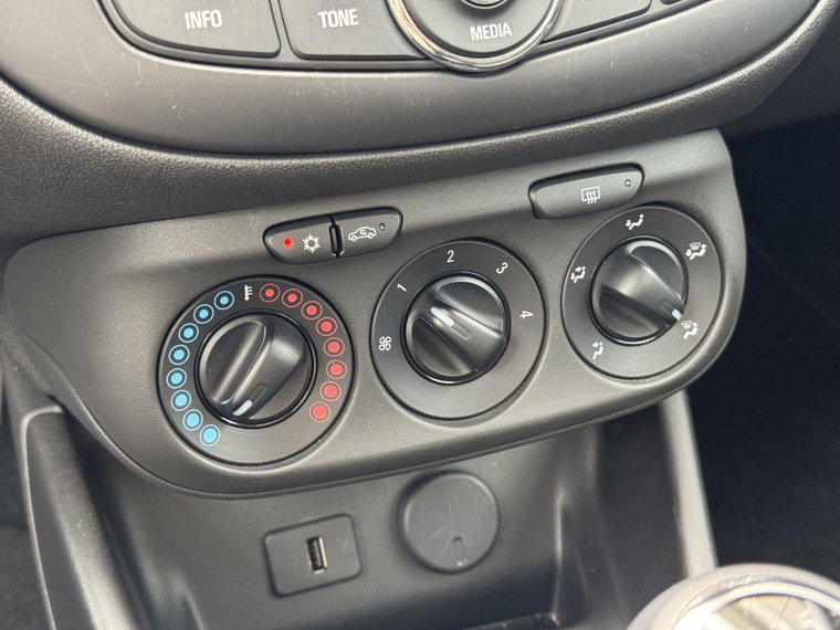 Vehicle Image 27
