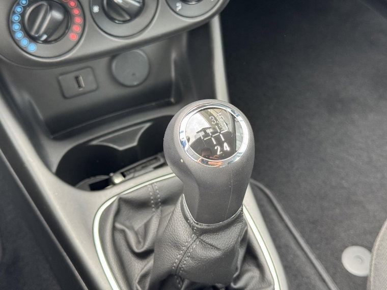 Vehicle Image 28