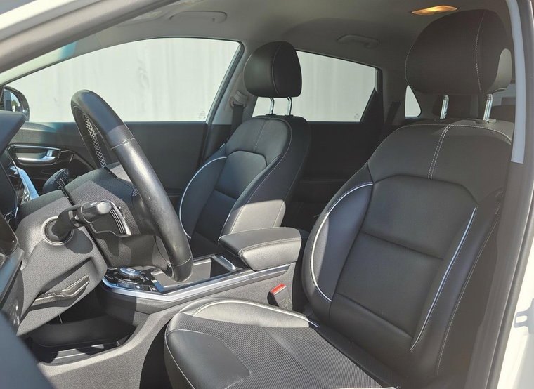 Vehicle Image 19