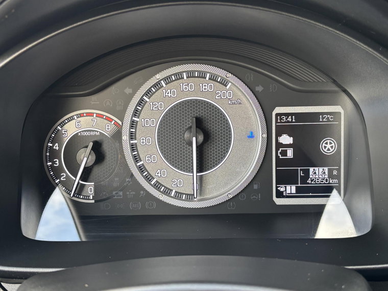 Vehicle Image 12