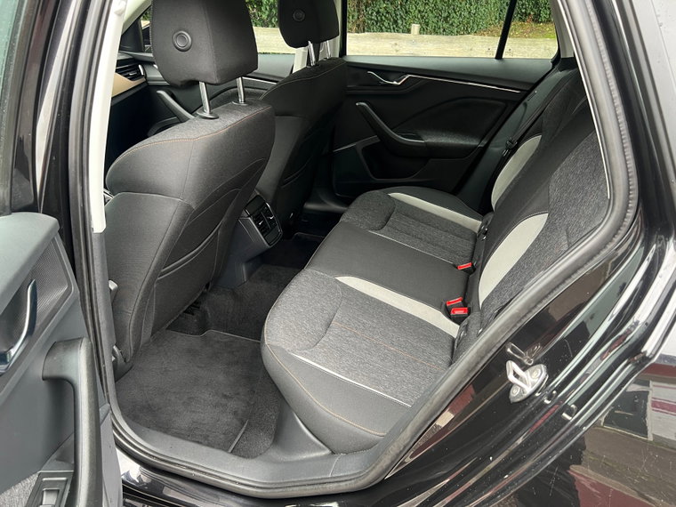 Vehicle Image 17