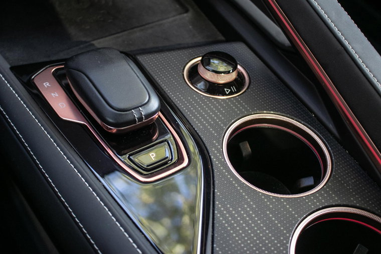 Vehicle Image 25
