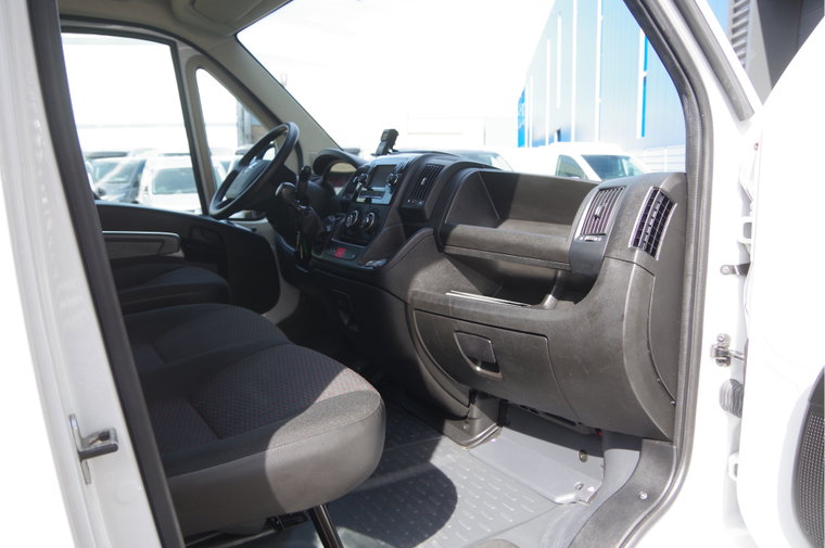 Vehicle Image 23