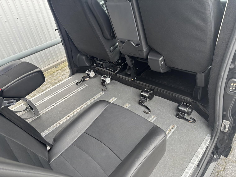 Vehicle Image 33