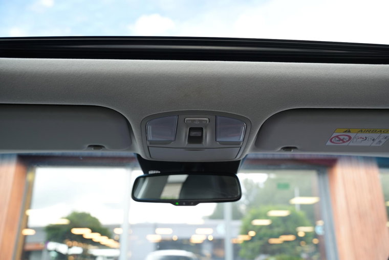 Vehicle Image 23