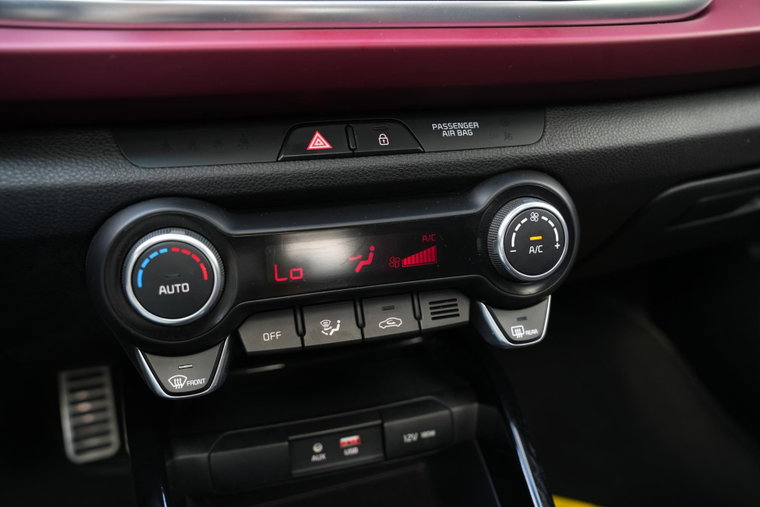 Vehicle Image 25