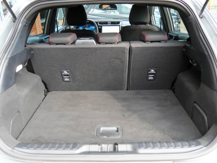 Vehicle Image 16