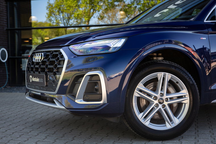 Vehicle Image 8
