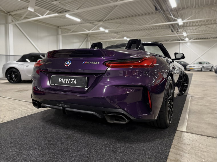Vehicle Image 21