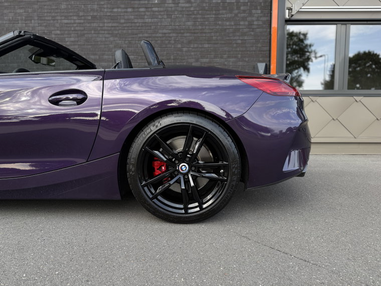 Vehicle Image 32