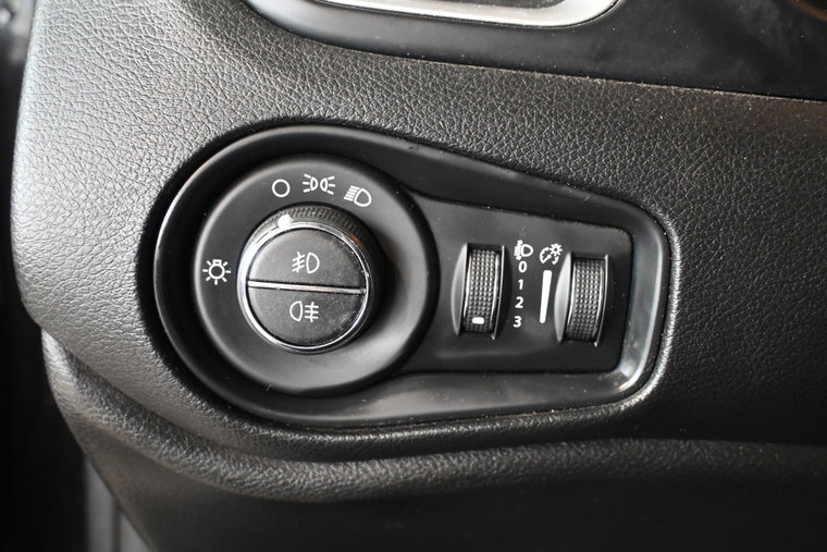 Vehicle Image 35
