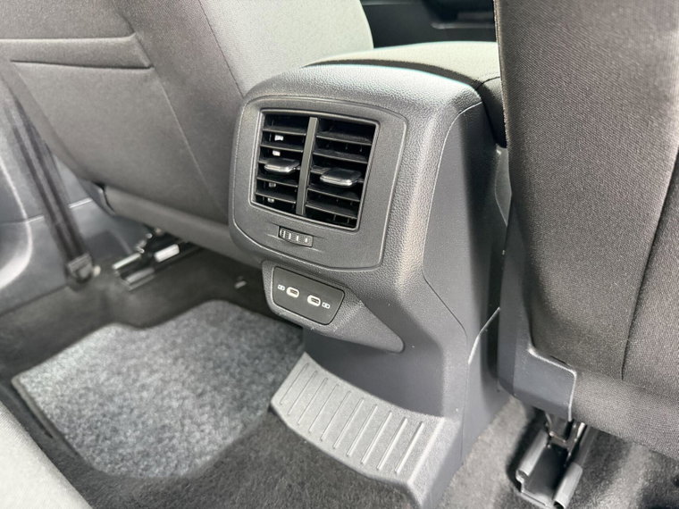 Vehicle Image 52