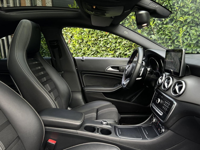 Vehicle Image 28
