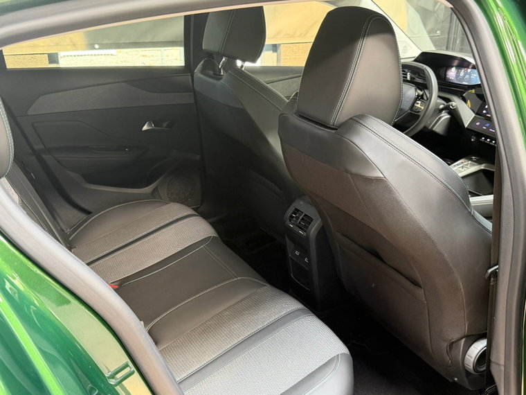 Vehicle Image 27
