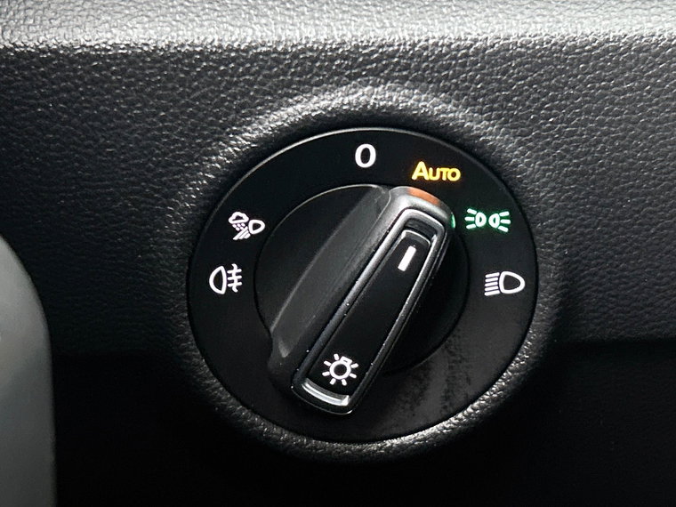 Vehicle Image 28