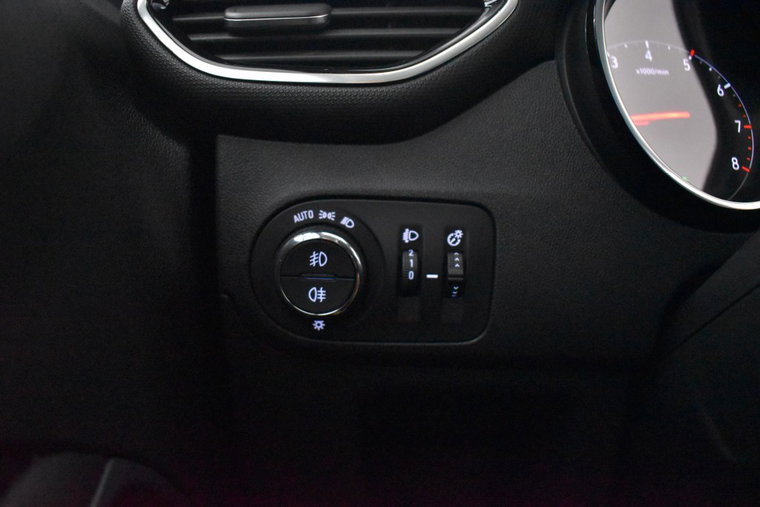 Vehicle Image 17